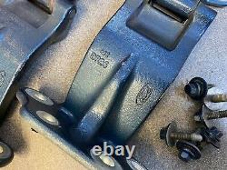 18 Ford Transit Custom Facelift Drivers Right Rear Door Hinge Pair & Bolts